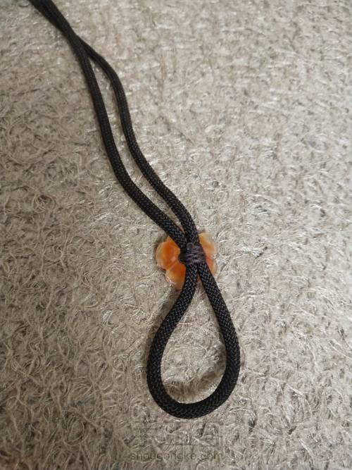 一款超简单的成品绳毛衣链 第2步