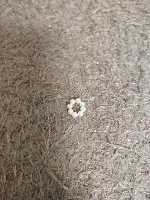 一款超简单的成品绳毛衣链 第7步