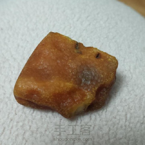 琥珀蜜蜡戒面手工打磨制作DIY琥珀戒指 第2步