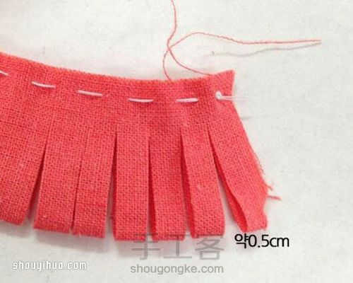 不织布手工制作漂亮婚礼签到笔的方法图解 第5步