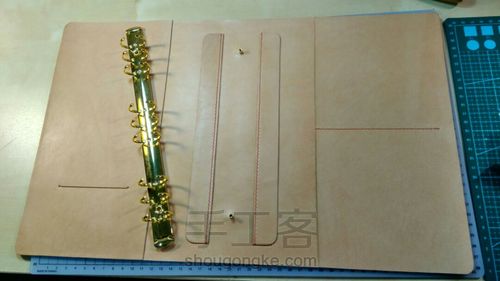 B5尺寸马缰活页夹笔记本套 第6步