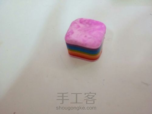 彩虹愤怒草莓蛋糕 第5步