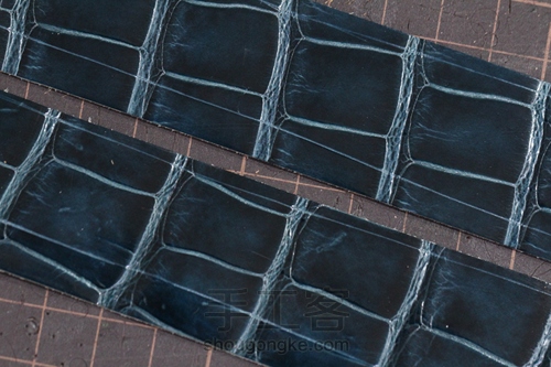 干练风格的鳄鱼皮表带 第3步