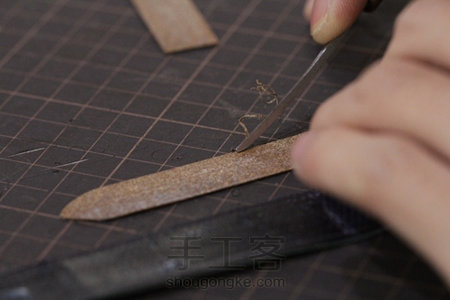 干练风格的鳄鱼皮表带 第8步