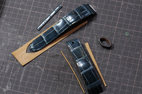 干练风格的鳄鱼皮表带 第23步