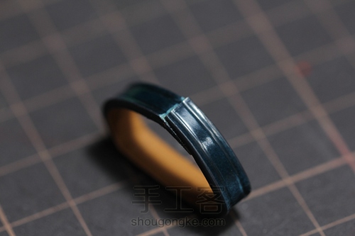 干练风格的鳄鱼皮表带 第36步