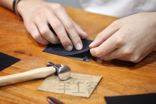手工皮具 | 一份诚意的手工皮具功课，三折横款短夹怎么做？ 第28步