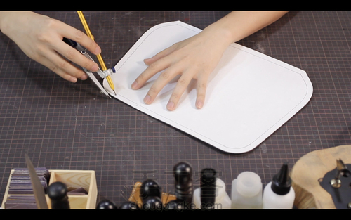 手工皮具 | Mercury邮差包简单制作流程 第57步