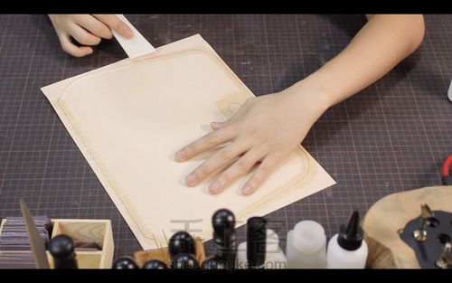 手工皮具 | Mercury邮差包简单制作流程 第60步