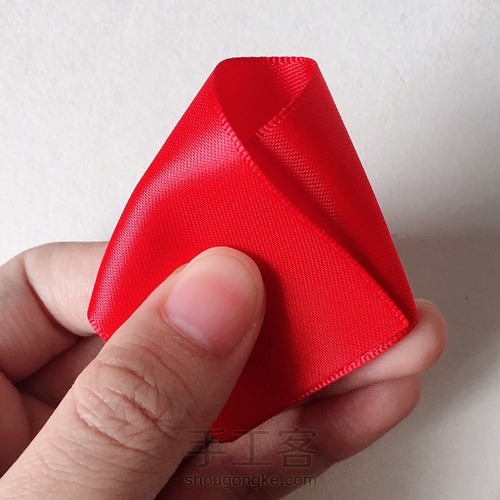 不一样的花朵发饰-4 第3步