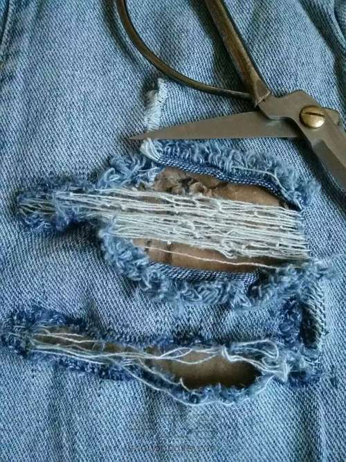 腿粗，这样就能穿下了 第2步