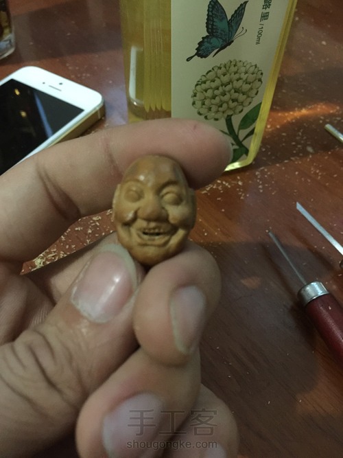 初学者橄榄核雕刻 第4步