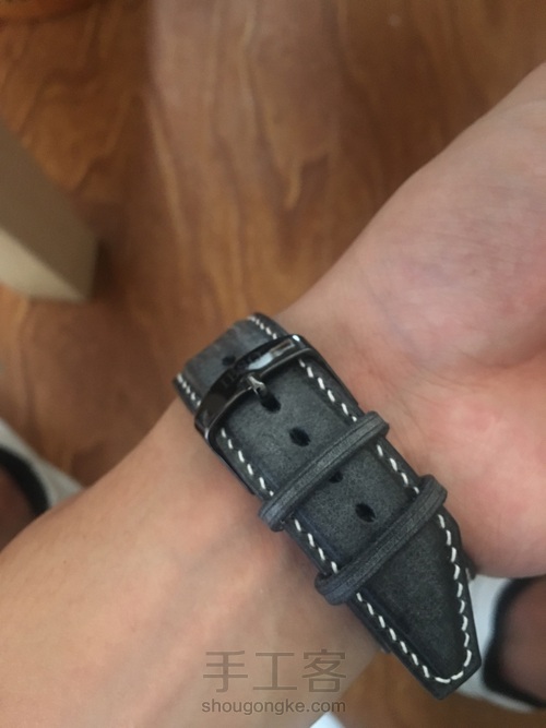 擦蜡植鞣表带 第15步