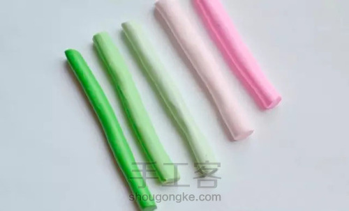 粘土手工课程 DIY珍珠花卉手链 第3步