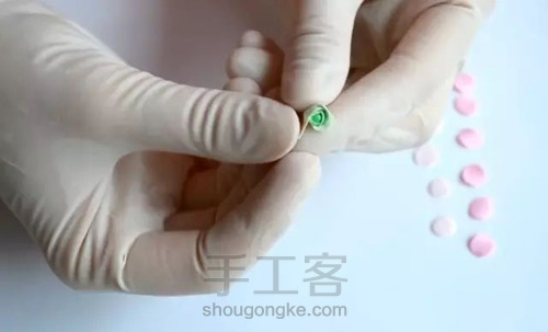 粘土手工课程 DIY珍珠花卉手链 第5步
