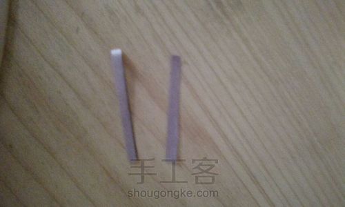 用纸给娃娃做一双高跟鞋吧 第7步