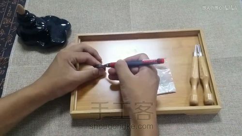 木艺滴胶吊坠,为你留住一朵花的春天 第11步