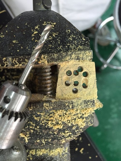 金珀黄杨木戒 第2步