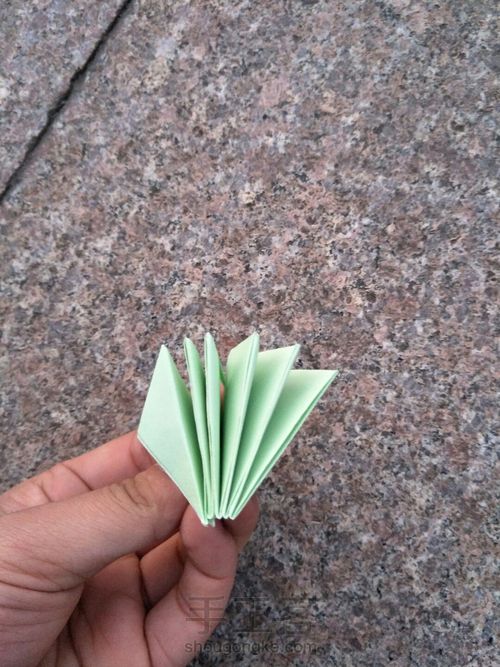 可张合的纸花球 第25步
