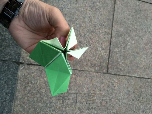 可张合的纸花球 第30步