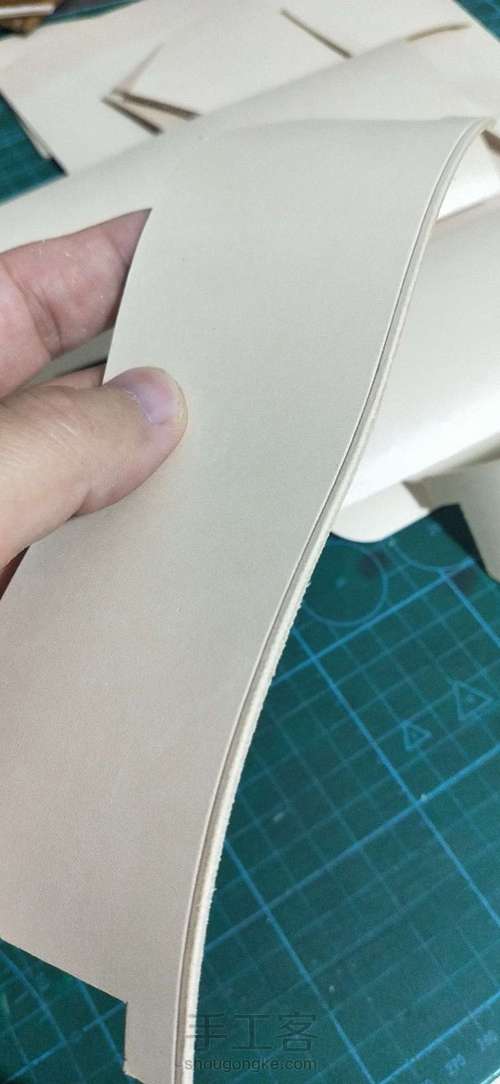 纯牛皮 植鞣革 手工缝钱包 第3步