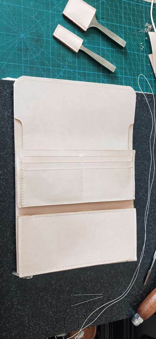 纯牛皮 植鞣革 手工缝钱包 第9步