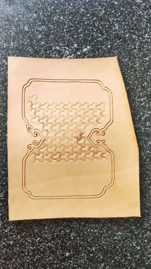 铠甲纹钥匙包 第3步