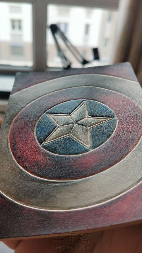 手工皮具 皮雕 美队盾牌驾照包 第5步