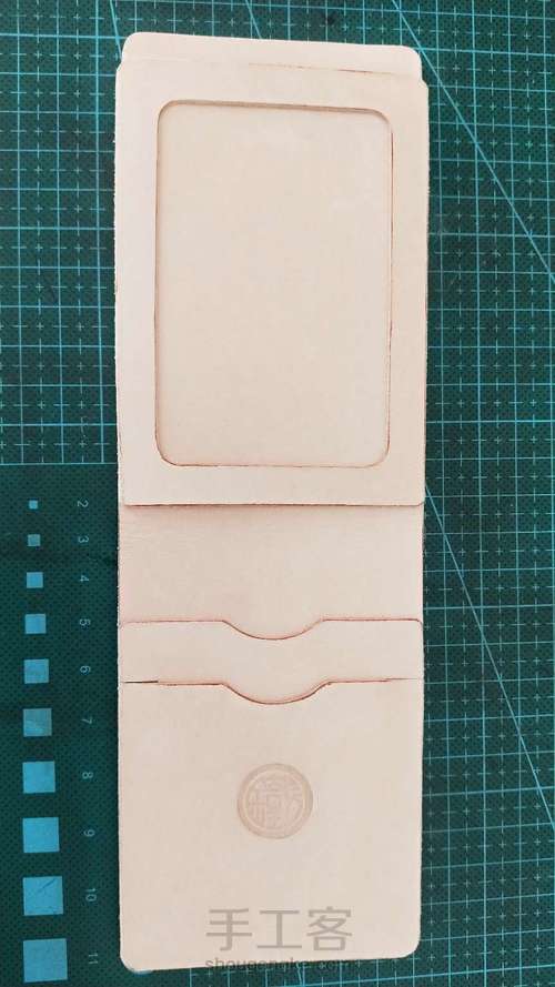 手工皮具 皮雕 美队盾牌驾照包 第7步
