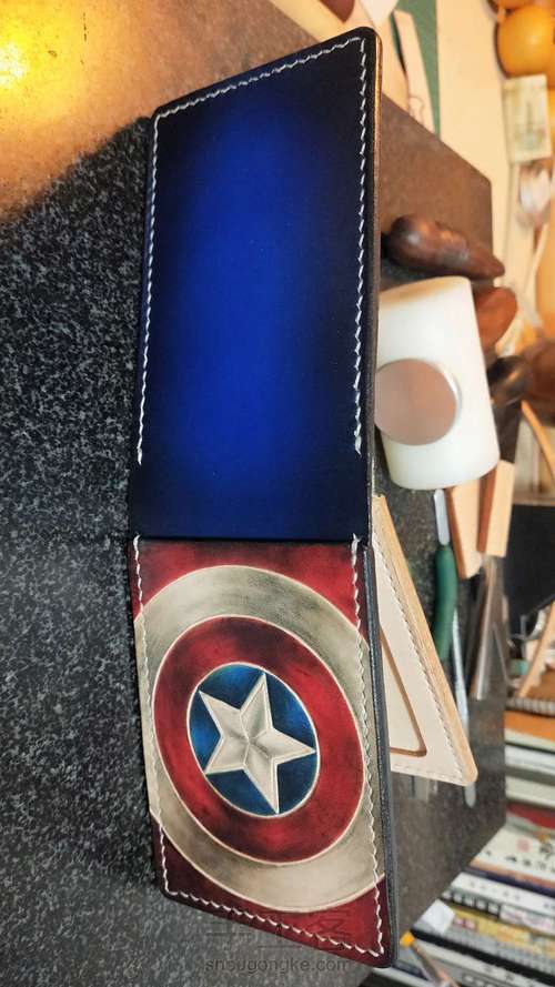 手工皮具 皮雕 美队盾牌驾照包 第14步