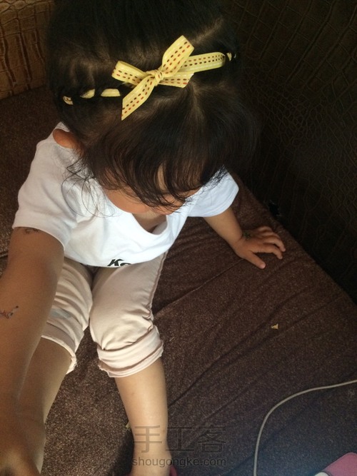 丝带蝴蝶结编发 第7步