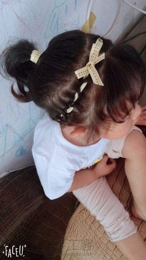丝带蝴蝶结编发 第9步