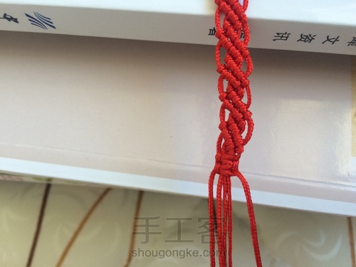 超简单的斜卷结手绳 第20步