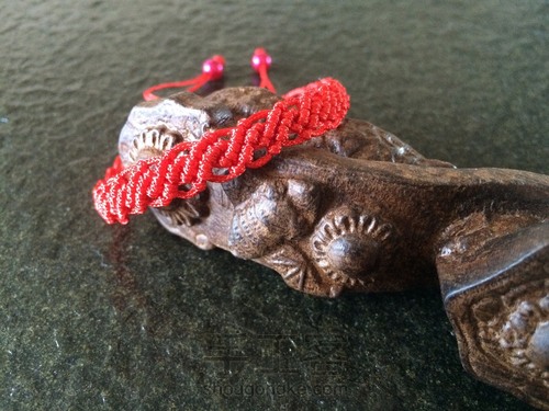 超简单的斜卷结手绳 第21步