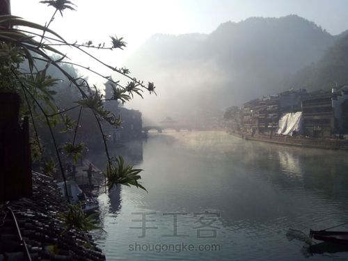 “临摹”烟雨凤凰 雾锁沱江 第9步