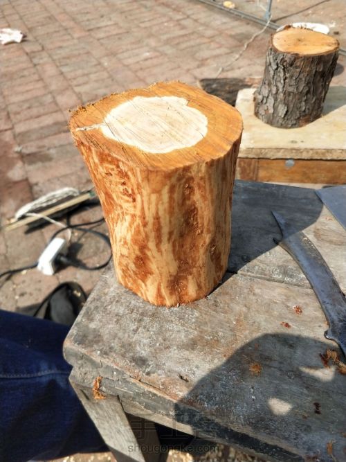 做了两个雕刻木锤 第3步