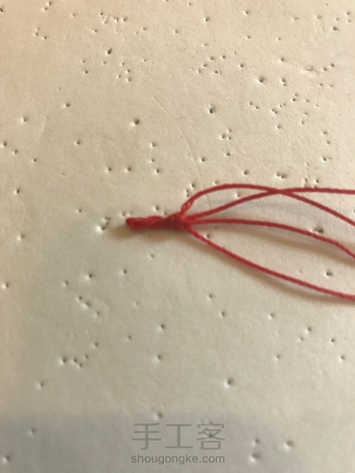 宝宝红绳手链 第2步