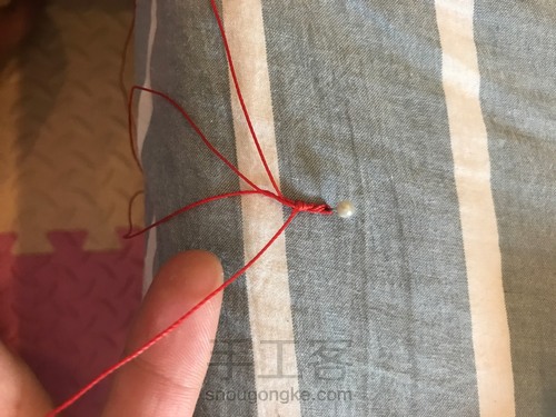 宝宝红绳手链 第6步