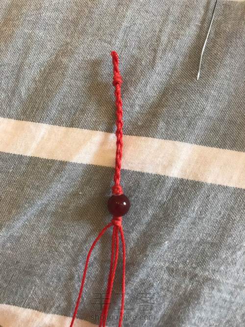 宝宝红绳手链 第9步