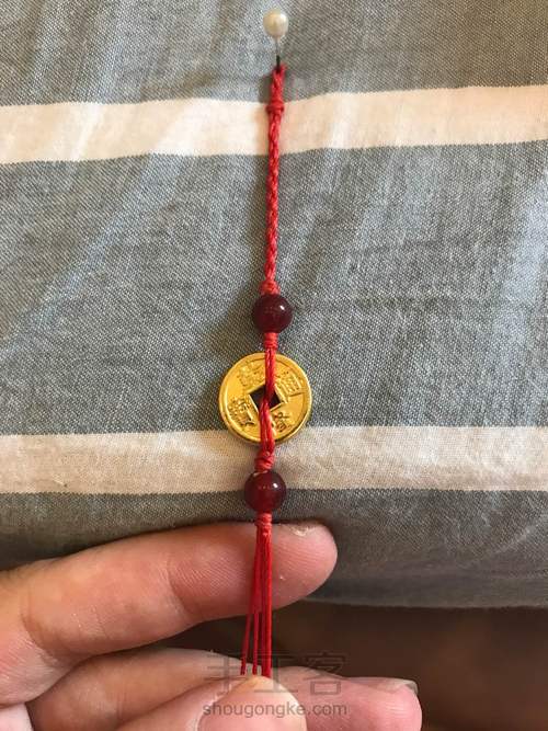 宝宝红绳手链 第11步