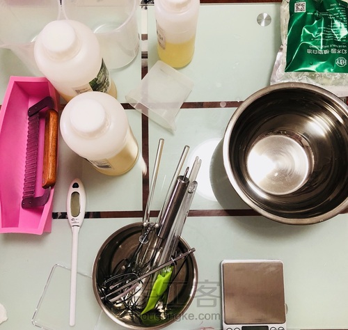 今个做个中性手工皂,无添加 第1步