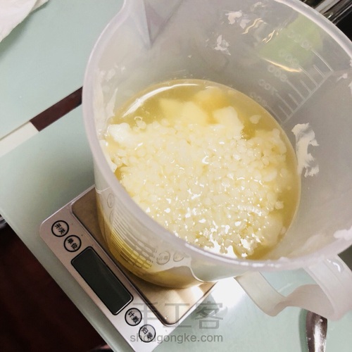 今个做个中性手工皂，无添加 第2步