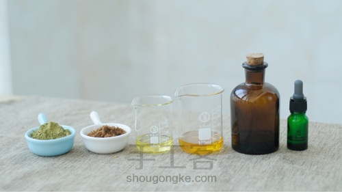 绿茶红糖去角质膏➕指甲边缘油，一套完整的手部护理Spa 第1步