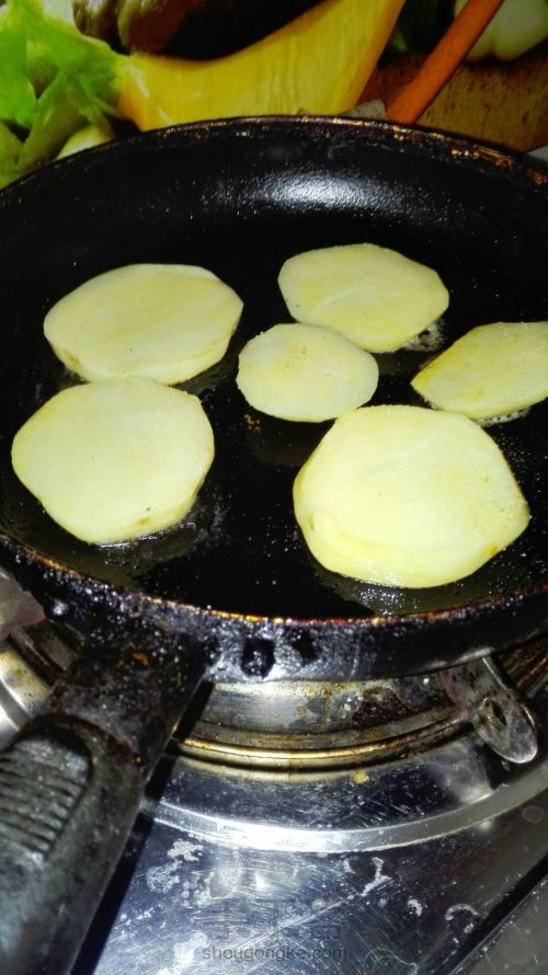 煎土豆 第1步
