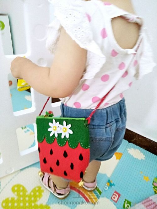 草莓🍓不织布宝宝包包 第2步