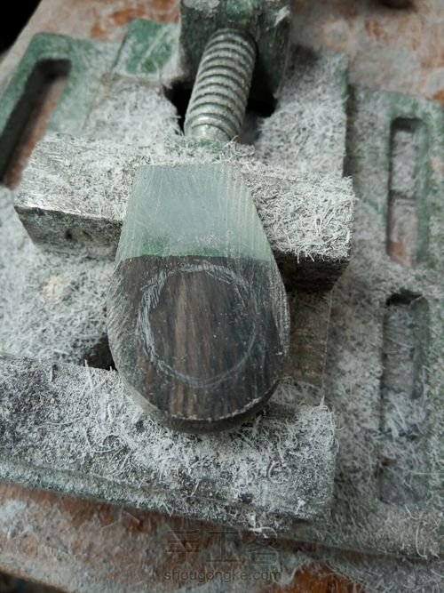 绿色系滴胶木戒指教程 第13步