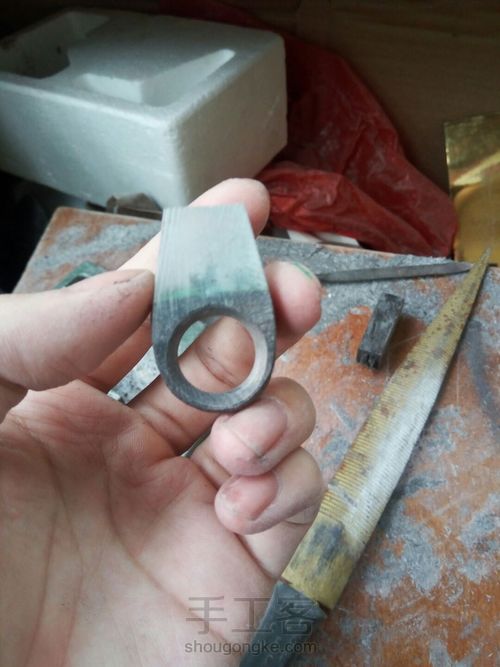 绿色系滴胶木戒指教程 第15步