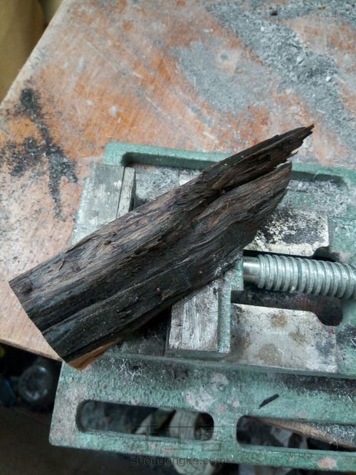 绿色系滴胶木戒指教程 第2步