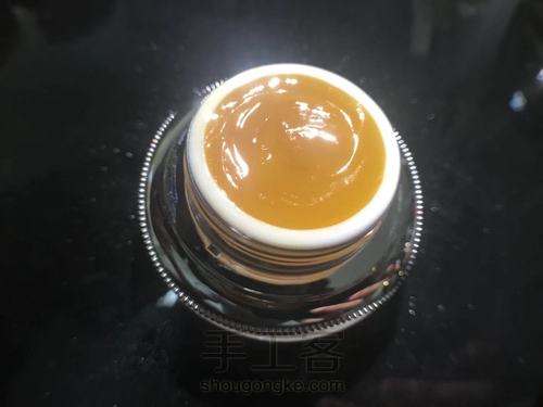 玻尿酸修复唇膜 第1步