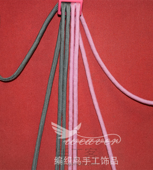 伞绳编织手链-2 第4步
